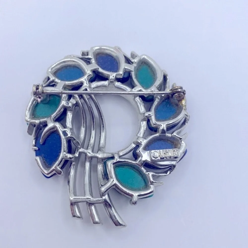 Vintage Signed LISNER Moonglow Wreath Brooch • Teal & Blue Thermoset Lucite